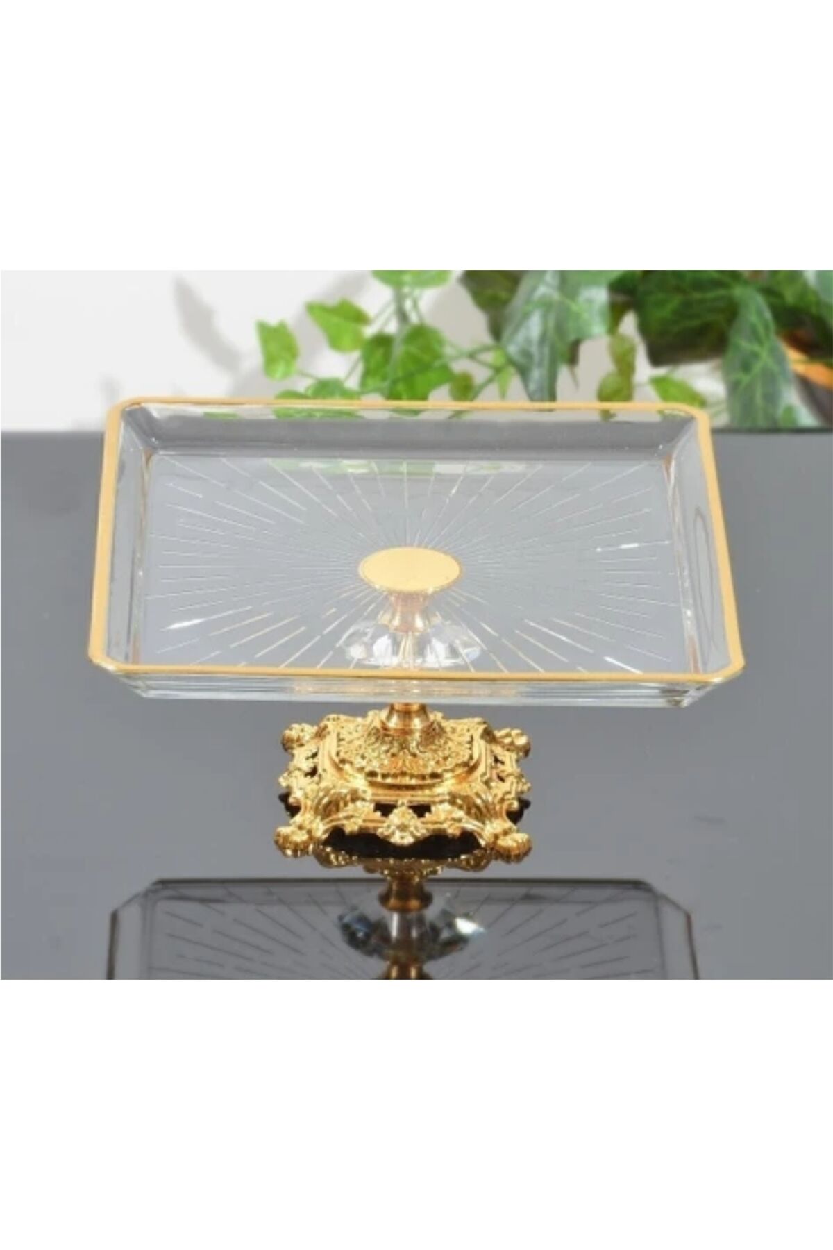 METAL AYAKLI GOLD DETAYLI PAŞABAHÇE MADLEN SUNUM SERVİS TABAĞI