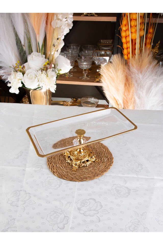 GOLD DETAYLI METAL AYAKLI DİKDÖRTGEN SUNUM TEPSİSİ