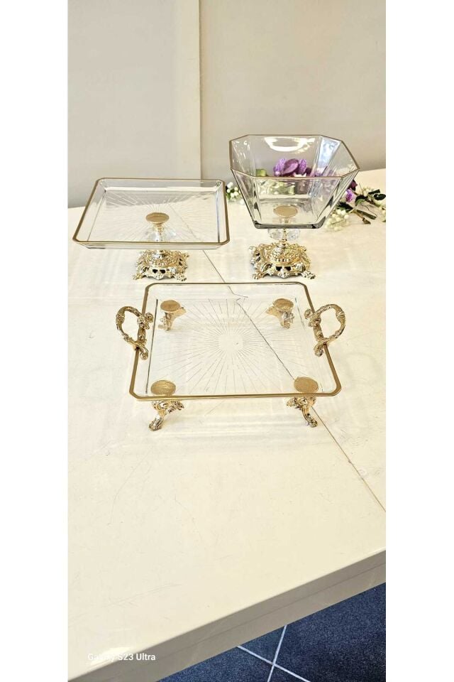 DÖKÜM AYAKLI CAM SUNUMLUK