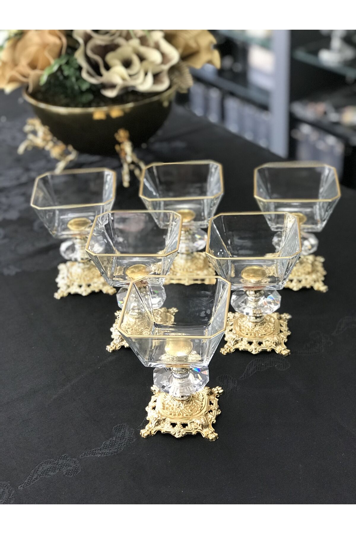 Avangard Döküm Ayaklı 6 Adet Yaldızlı Köşeli Kare Salata Magnolia Puding Kasesi Sunumluk