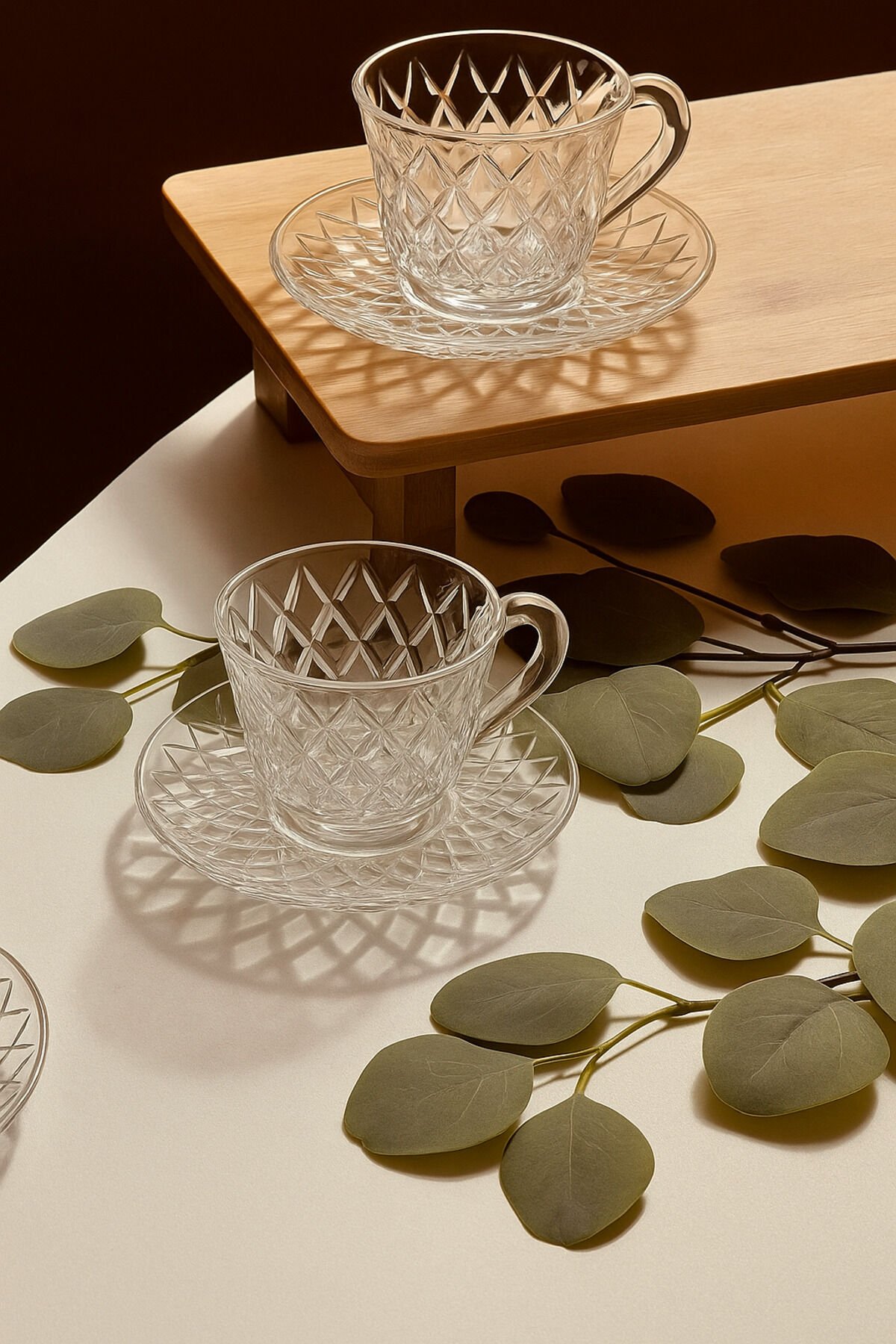 6’lı Cam Kahve Fincanı Seti – Zarif Desenli Cam Bardak ve Tabak Takımı Desenli Seffaf
