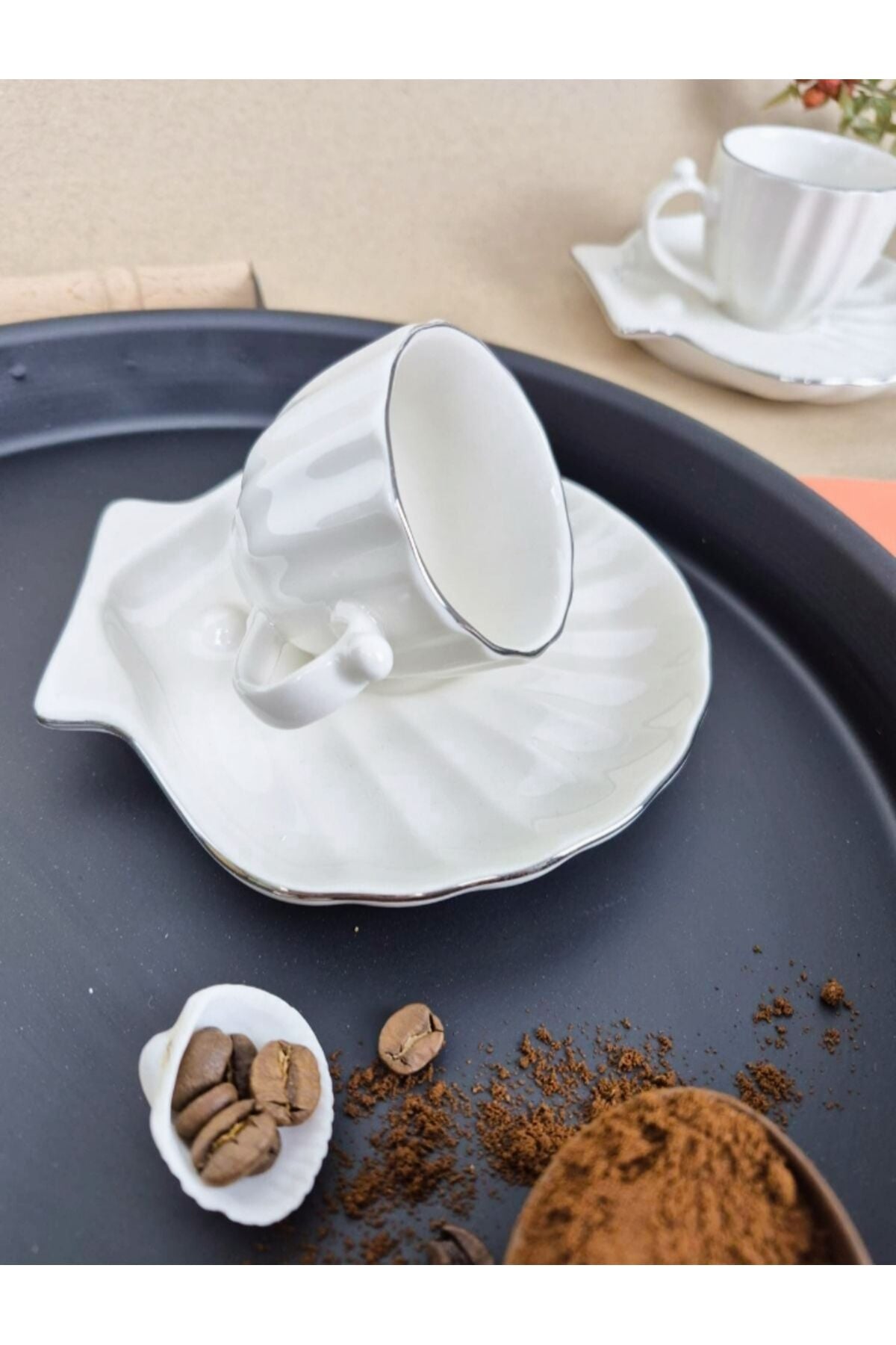 6 Kişilik Porselen Türk Kahve Fincan Takımı–İstiridye Desenli Tabak–Gerçek Altın Yaldızlı Gümüş 2 Li