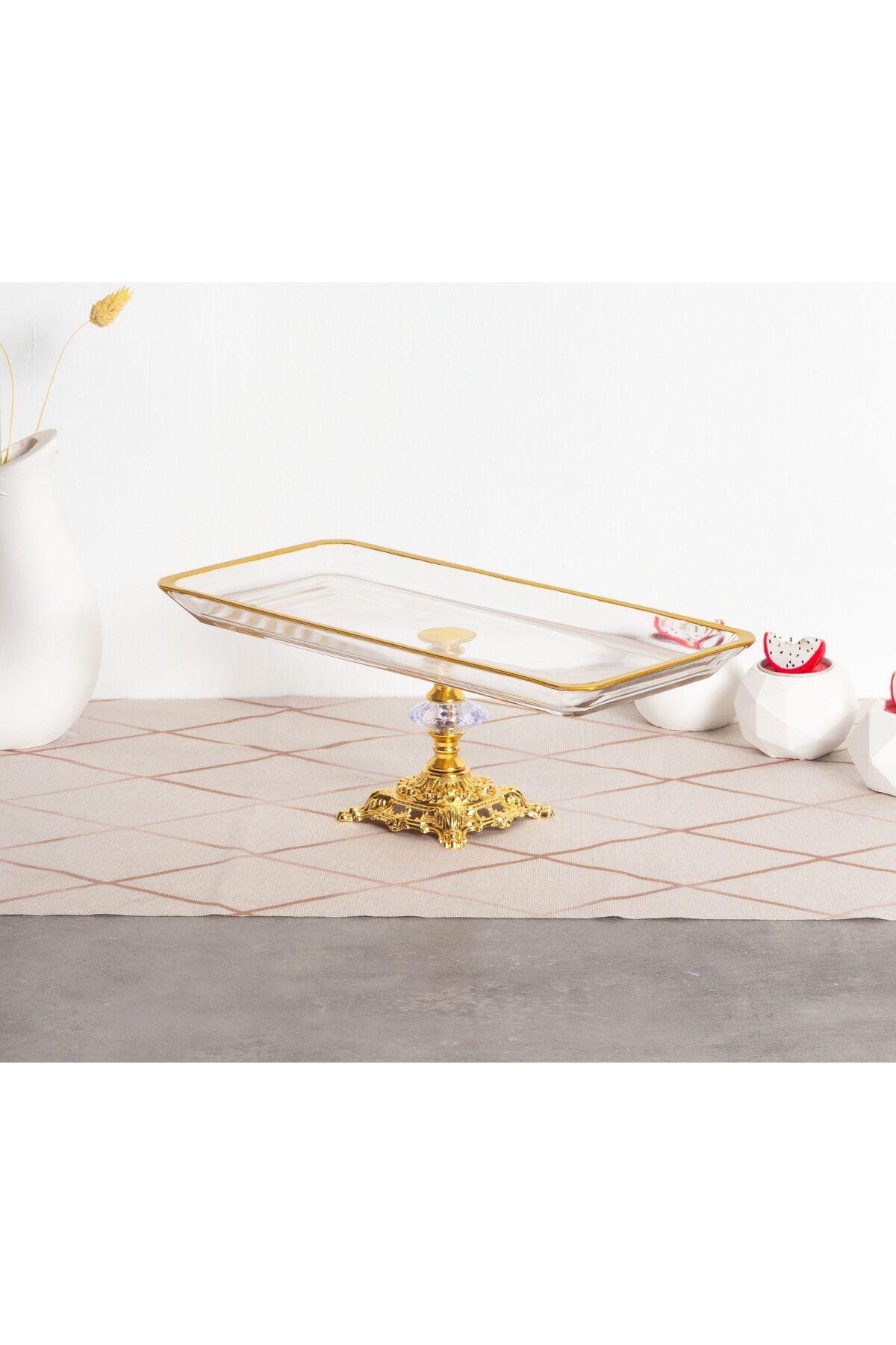 Paşabahçe Kristal Metal Ayaklı Yaldızlı Kare Pasta Sunumluk | Özel Desenli Servis Standı Yaldızlı