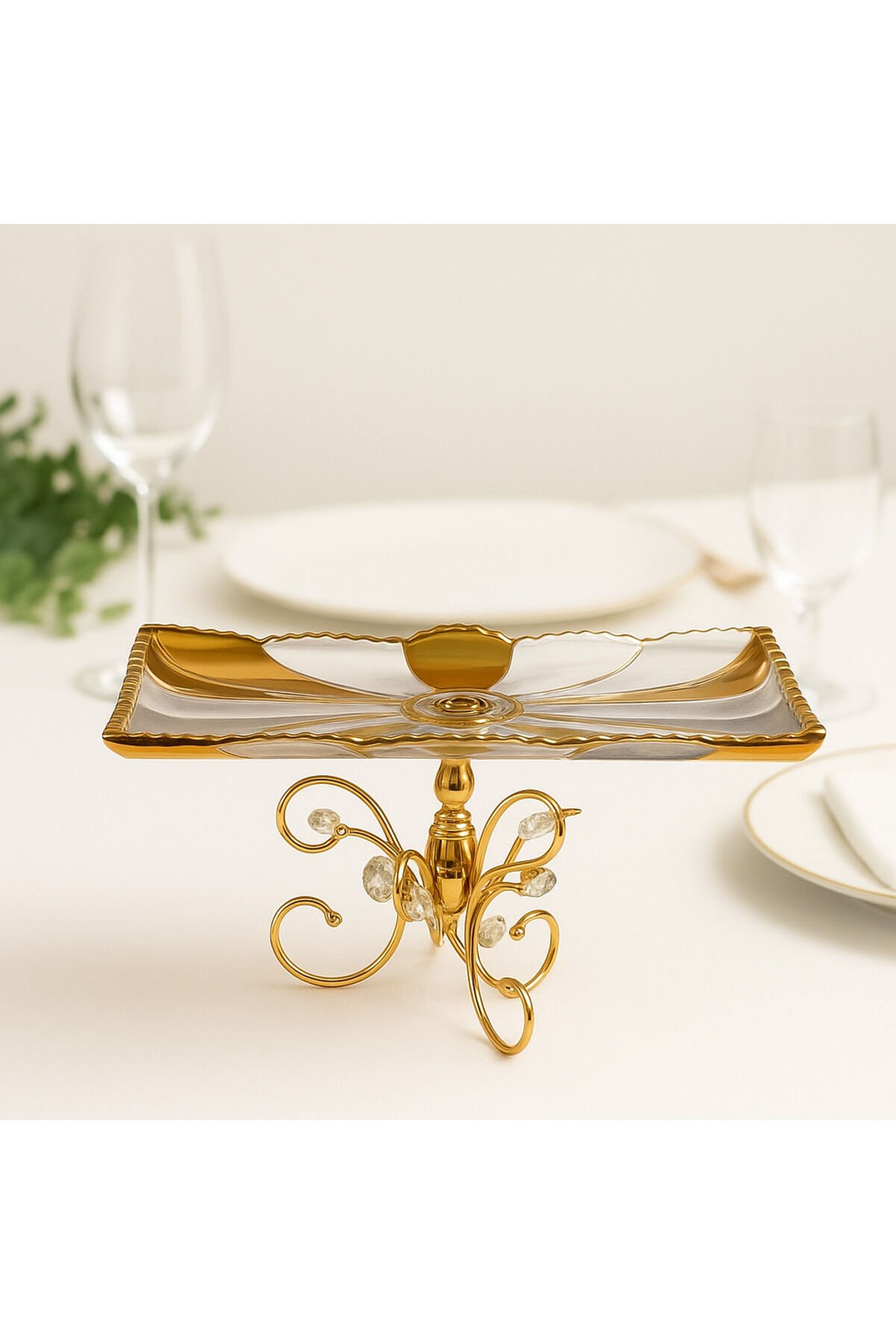 Lüks Altın Ayaklı Kristal Cam Sunumluk | Servis ve Pasta Tabağı | Şık Sofra ve Dekoratif Sunum Dikdörtgen