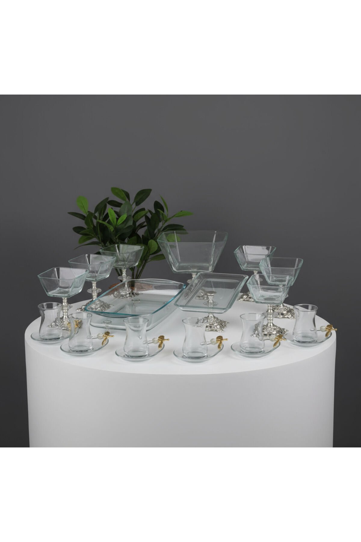 Paşabahçe Gold Detaylı Metal Ayaklı Sunum ve Servis Seti Pasta,Magnolia,Çay Seti,Kurabiyelik Gümüş 15 Parça