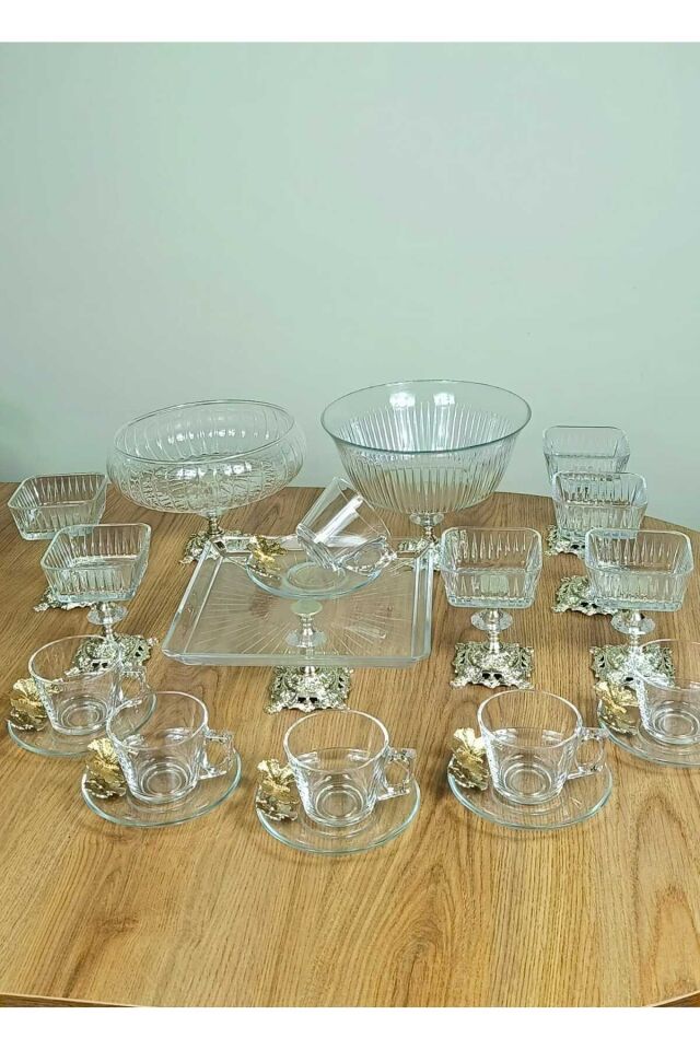 Paşabahçe Gold Detaylı Metal Ayaklı Sunum ve Servis Seti Pasta,Magnolia,Çay Seti,Kurabiyelik Gümüş 15 Parçaset