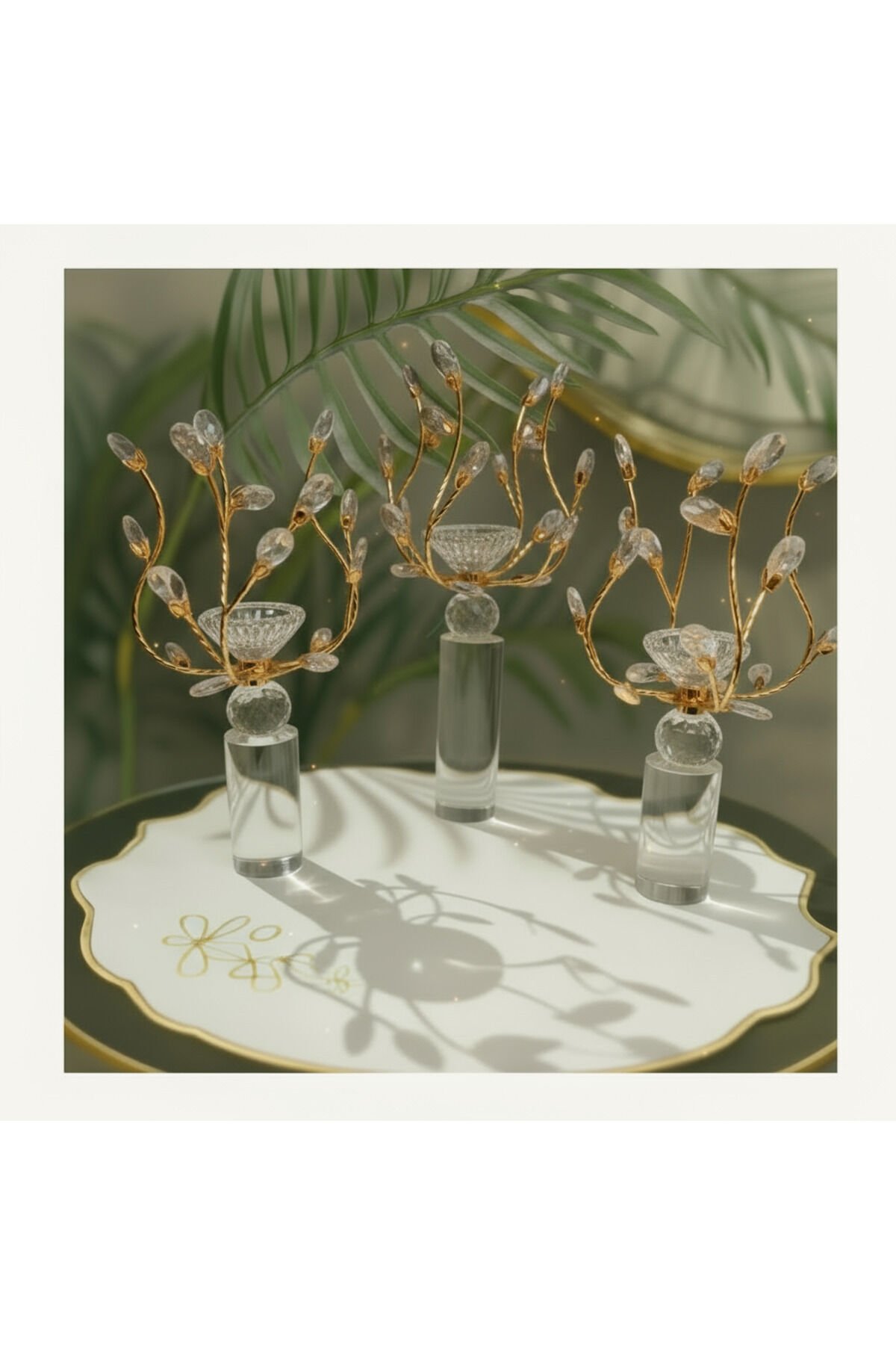 Kristal Taşlı Gold Şamdan 3’lü Set – Lüks Dekoratif Konsol ve Masa Aksesuarı Taşlı Gold