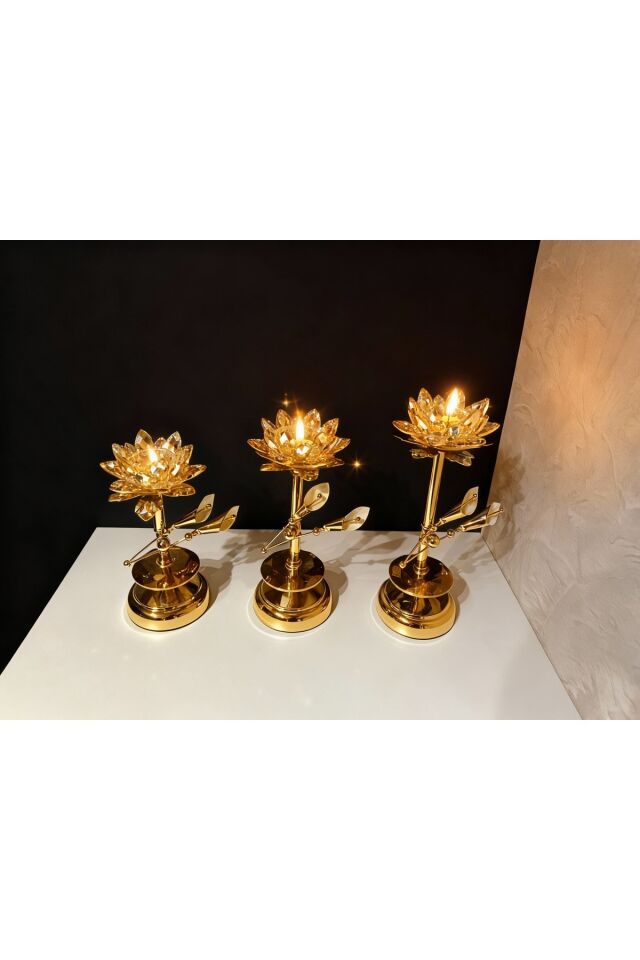 Kristal Taşlı Gold Şamdan 3’lü Set – Lüks Dekoratif Konsol ve Masa Aksesuarı Lotus Gold