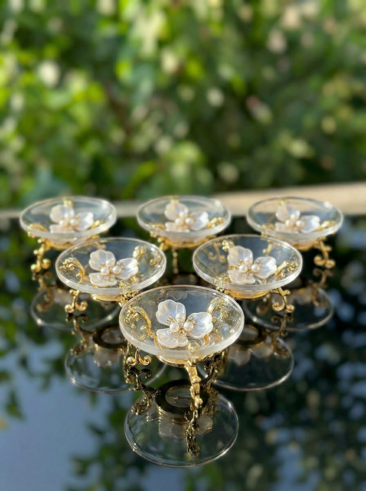 Lüks Metal Ayaklı Çiçekli Kahve Yanı Lokumluk & Çikolatalık – Yüzük Yükseltici, Dekoratif Sunumluk(Kopya)