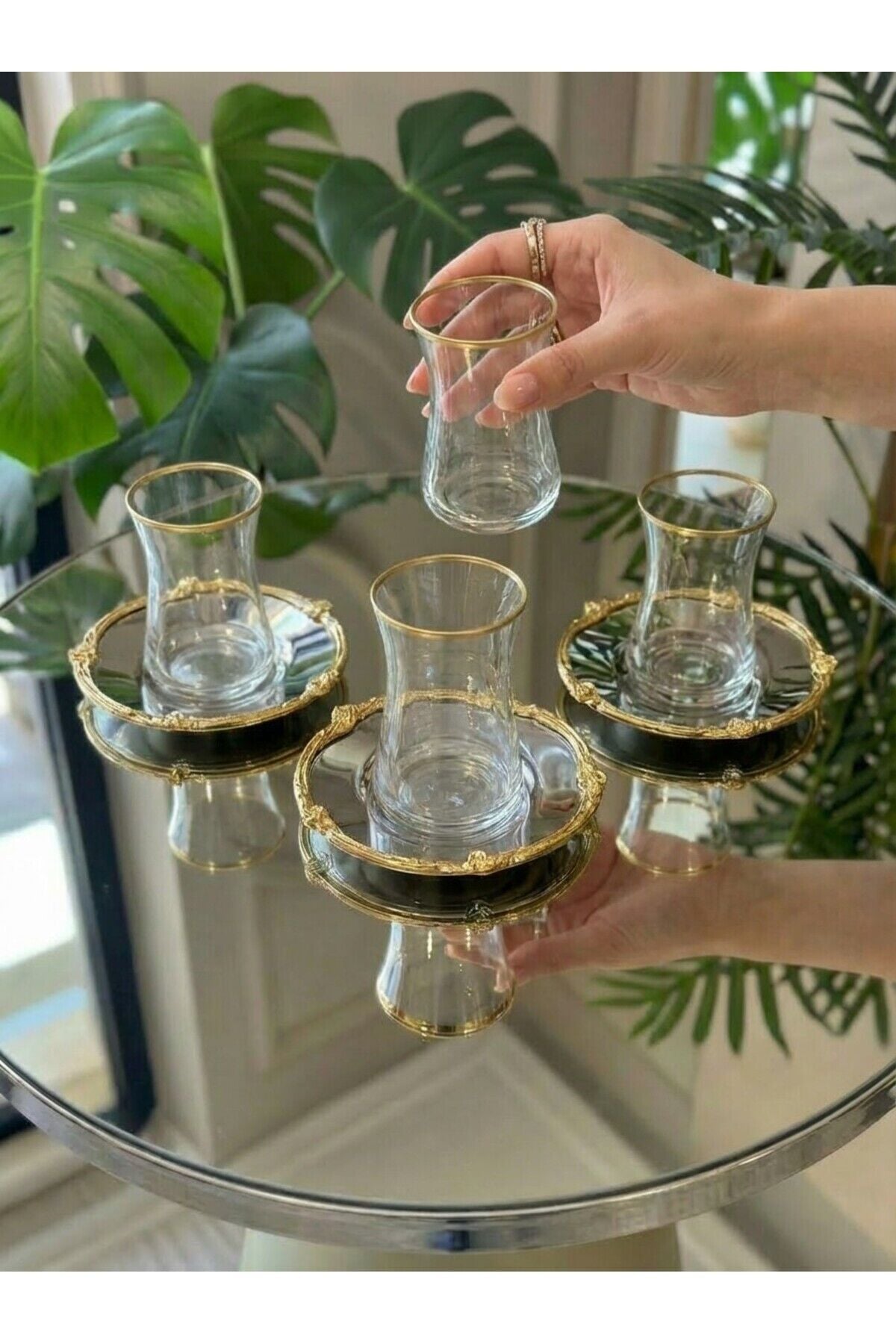 12 Parça 6 Kişilik Gold Metal Çerçeveli Çay Seti – 6 Bardak 6 Metal Tabak – Lüks Sunum