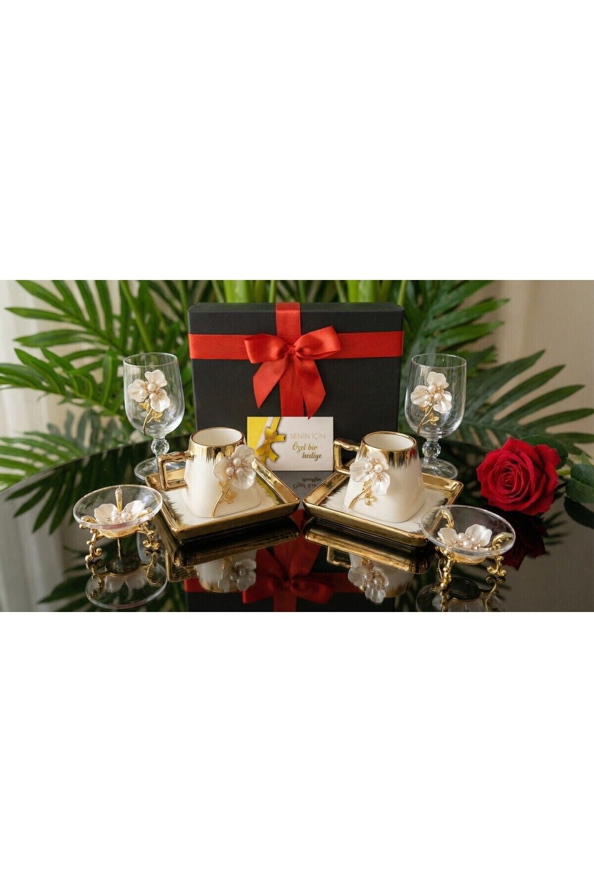 Sevgililer Günü Hediye Kahve Fincanı Seti – İnci Çiçek Detaylı 2 Kişilik Sunum Seti Özel Kutulu