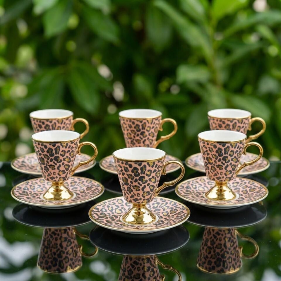 Leopar Desenli Ayaklı Porselen Kahve Fincanı Takımı 6 Kişilik – Altın Yaldızlı Fincan Seti Pembe