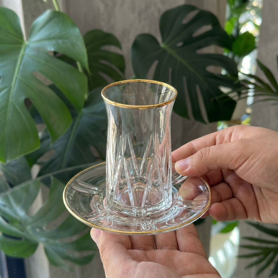 12 Parça 6 Kişilik Gold Metal Çerçeveli Çay Seti – 6 Bardak 6 Metal Tabak – Lüks Sunum zoe gold