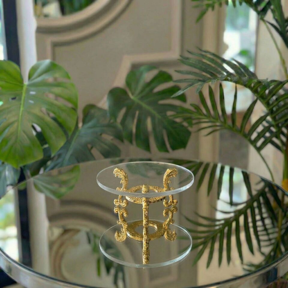 Lüks Metal Ayaklı Çiçekli Kahve Yanı Lokumluk & Çikolatalık – Yüzük Yükseltici, Dekoratif Sunumluk Gold