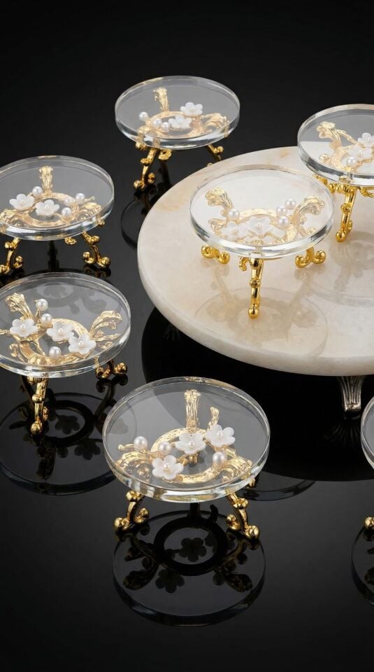 6 lı Gold Ayaklı Pleksi Lokumluk Çikolatalık Kahve Yanı Sunumluk Nişan Söz Yüzük Yükseltici